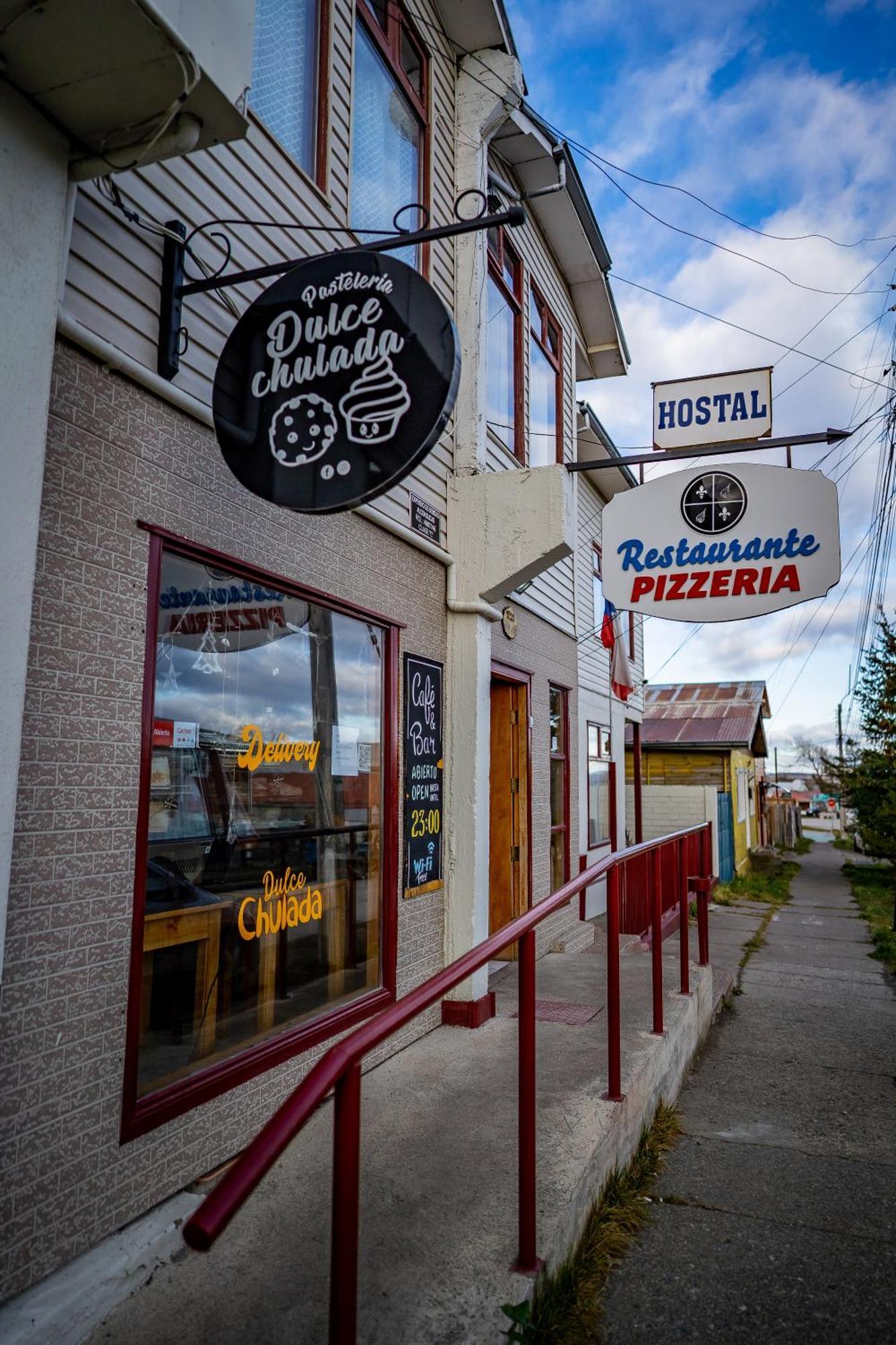 Hostal Alcazar Hostel Puerto Natales Ngoại thất bức ảnh