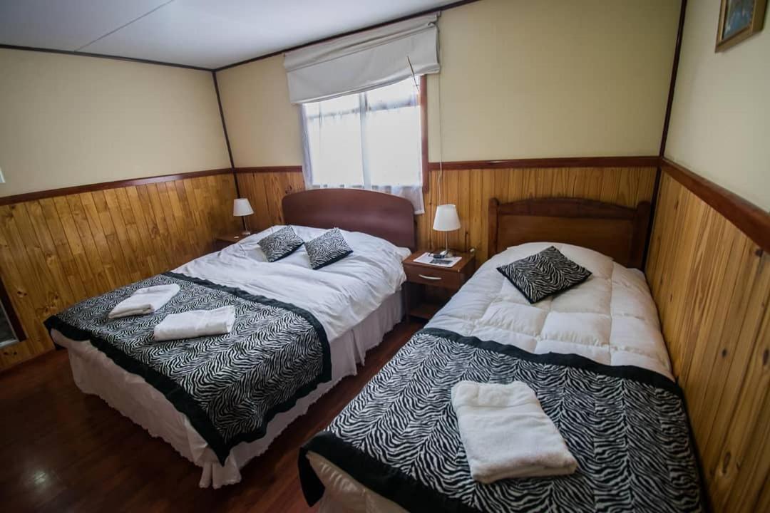 Hostal Alcazar Hostel Puerto Natales Ngoại thất bức ảnh