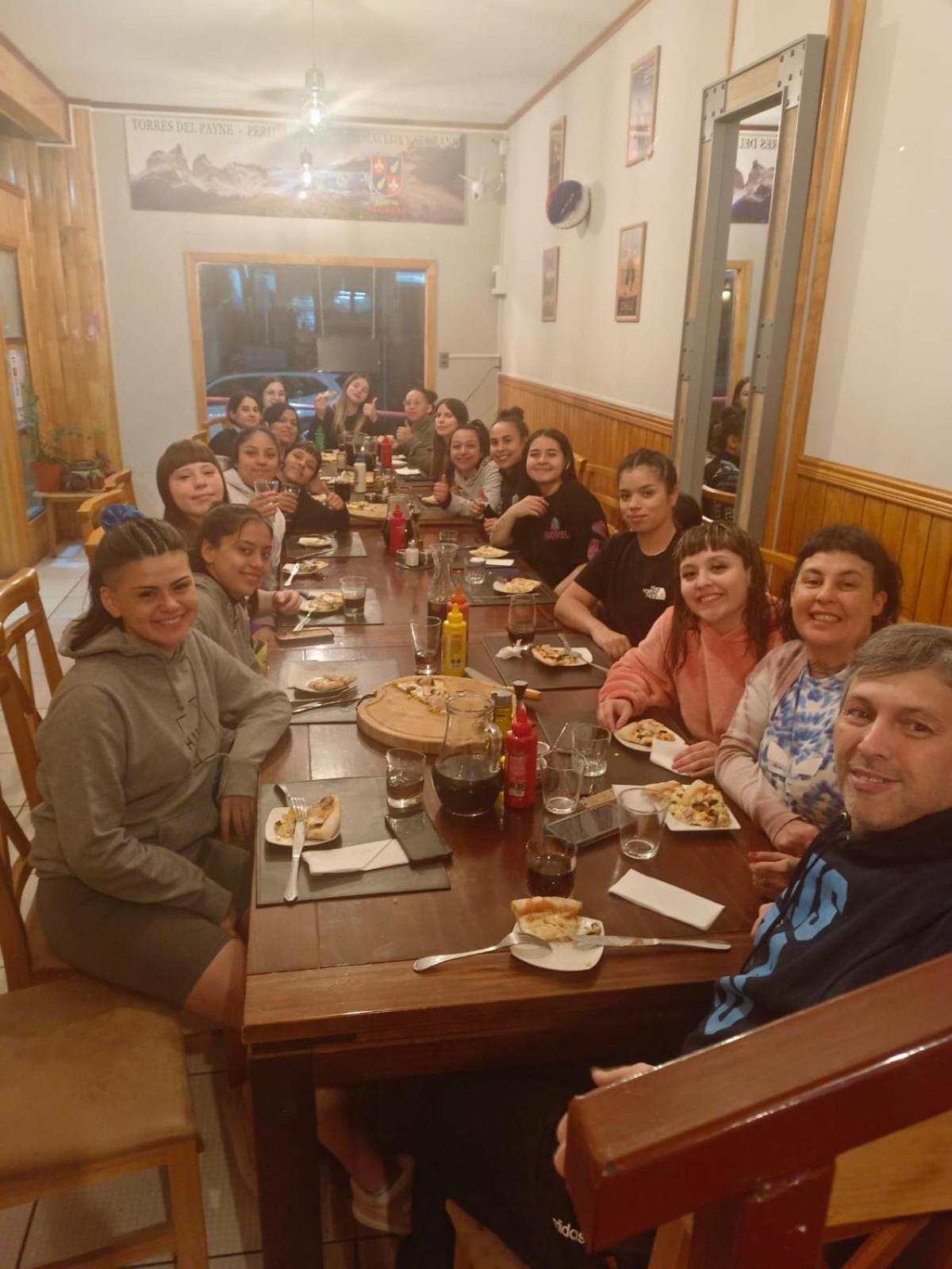 Hostal Alcazar Hostel Puerto Natales Ngoại thất bức ảnh