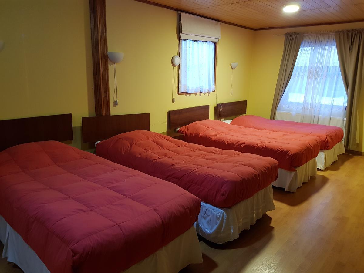 Hostal Alcazar Hostel Puerto Natales Ngoại thất bức ảnh