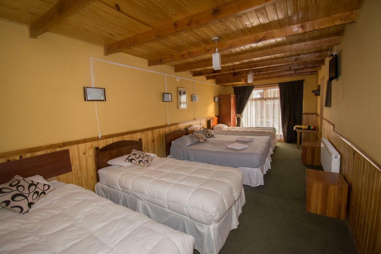 Hostal Alcazar Hostel Puerto Natales Ngoại thất bức ảnh