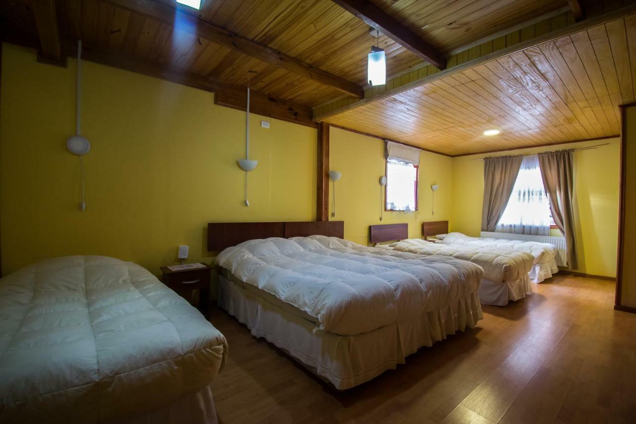 Hostal Alcazar Hostel Puerto Natales Ngoại thất bức ảnh