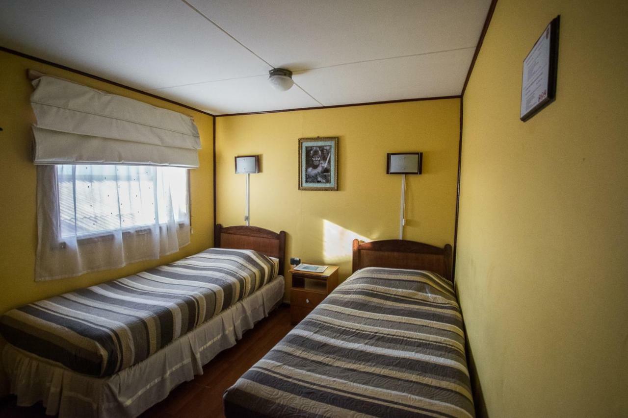 Hostal Alcazar Hostel Puerto Natales Ngoại thất bức ảnh