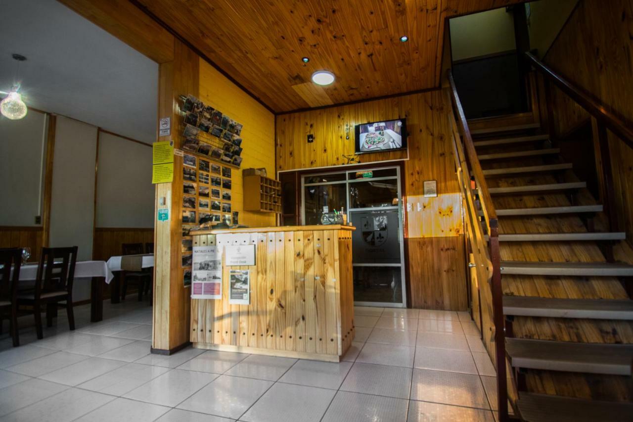 Hostal Alcazar Hostel Puerto Natales Ngoại thất bức ảnh