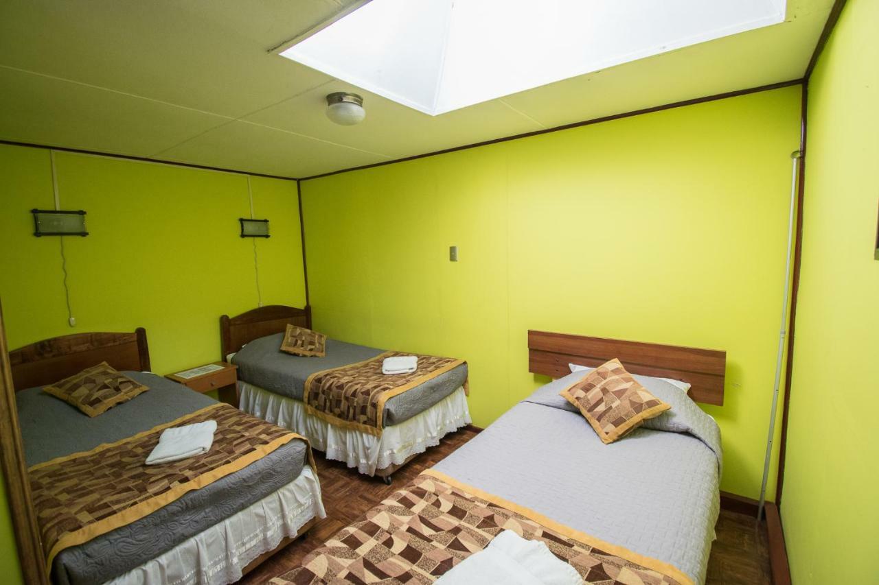 Hostal Alcazar Hostel Puerto Natales Ngoại thất bức ảnh