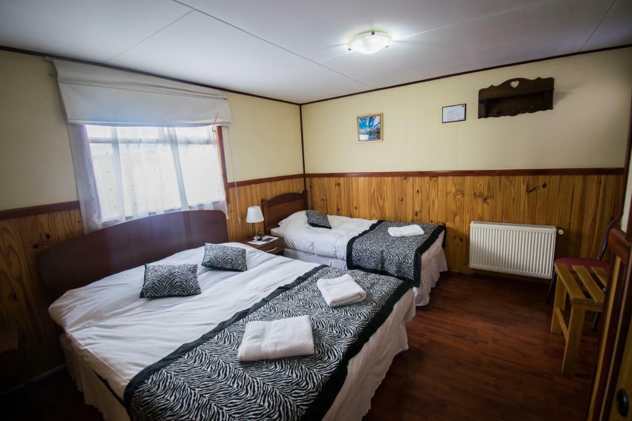 Hostal Alcazar Hostel Puerto Natales Ngoại thất bức ảnh