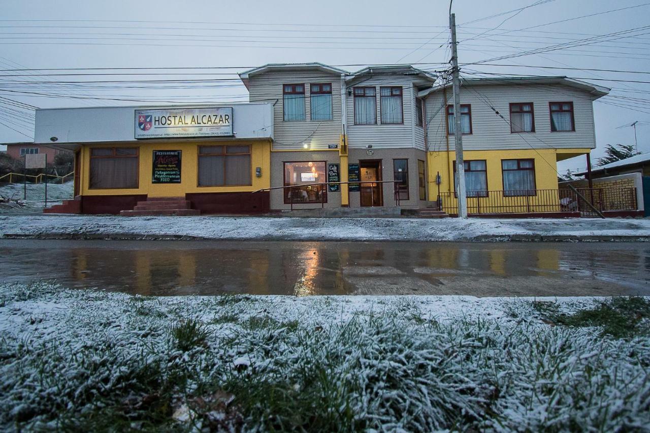 Hostal Alcazar Hostel Puerto Natales Ngoại thất bức ảnh